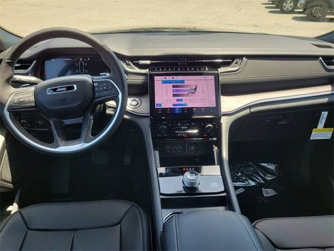 New 2025 Jeep Grand Cherokee L Limited w/ Luxury Tech Group II image 8