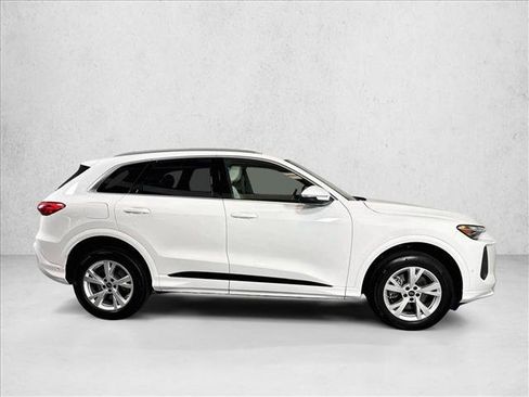 Used 2025 Audi Q5 Premium AWD/4WD image 4