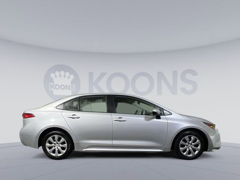 Used 2024 Toyota Corolla LE image 7