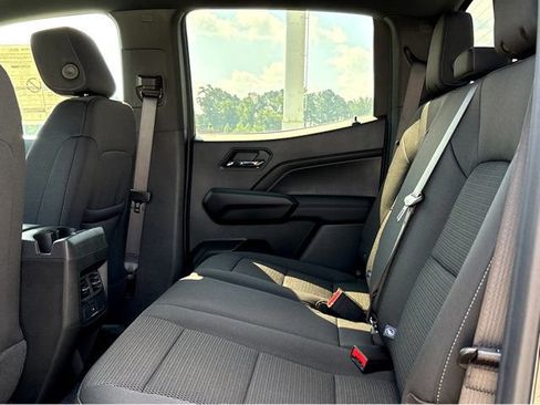 Used 2024 Chevrolet Colorado LT w/ LT Convenience Package II AWD/4WD image 19