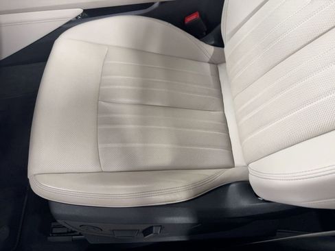 Used 2022 Audi e-tron Premium Plus w/ Premium Plus Package image 13