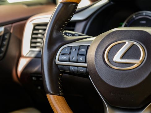 Used 2017 Lexus RX 450h AWD image 17