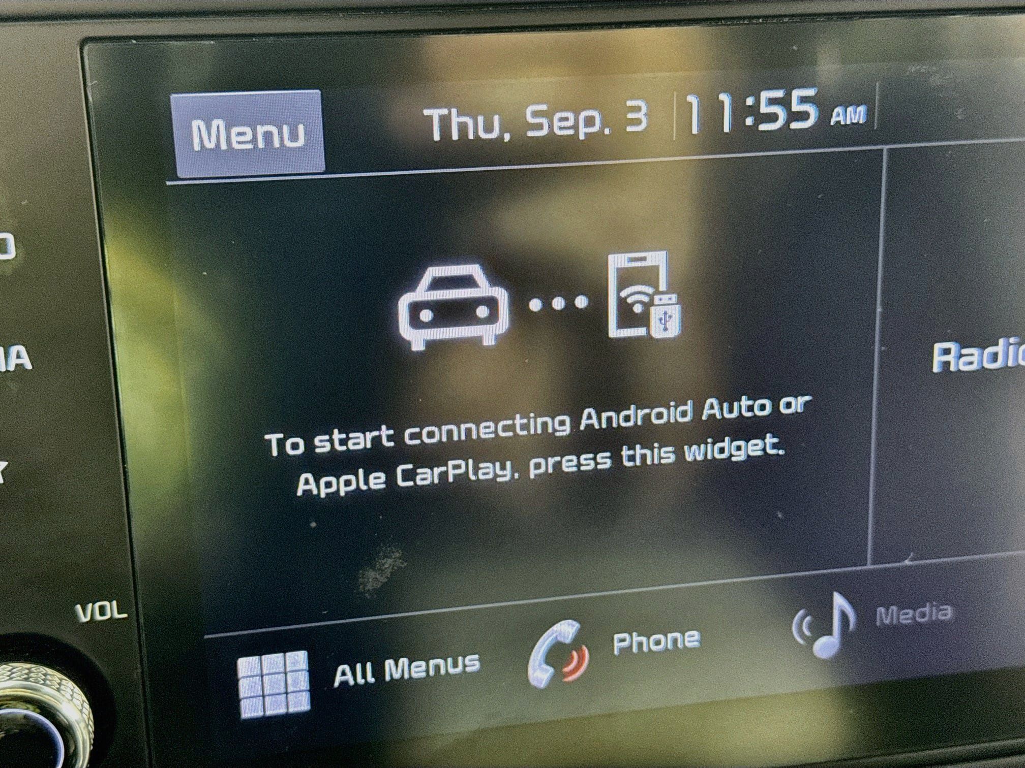 Used 2022 Kia Carnival LX FWD image 2
