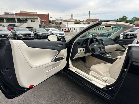 Used 2010 Lexus IS 250C RWD image 16
