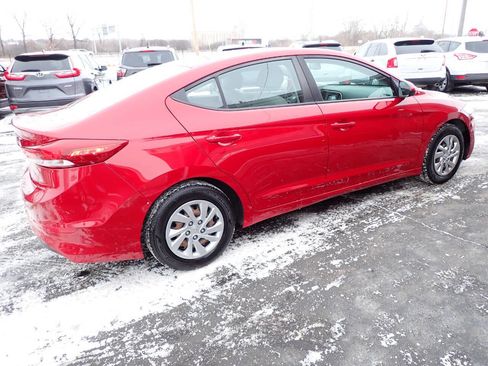 Used 2018 Hyundai Elantra SE image 6