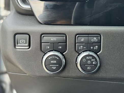 Used 2023 GMC Sierra 1500 SLT w/ SLT Premium Package AWD/4WD image 20