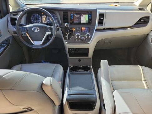 Used 2016 Toyota Sienna XLE w/ XLE Navigation Package image 10