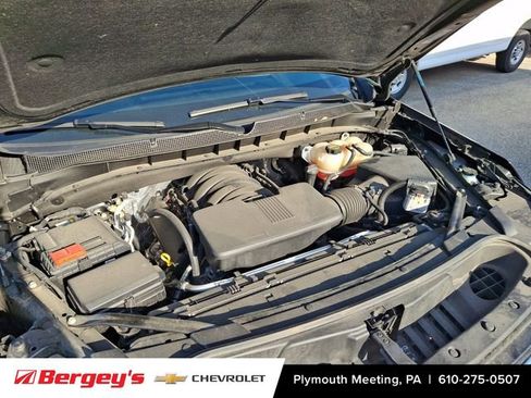 Certified 2025 Chevrolet Suburban LT AWD/4WD image 30