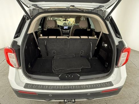 Used 2021 Ford Explorer XLT w/ Equipment Group 202A AWD/4WD image 5