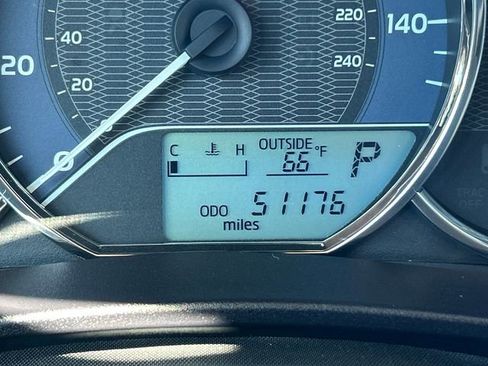 Used 2015 Toyota Corolla LE FWD image 19