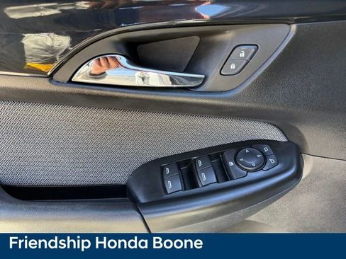 Used 2024 Chevrolet TrailBlazer LT w/ LT Cold Weather Package image 15