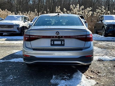 New 2026 Volkswagen Jetta SE image 3