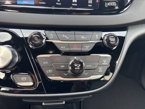 New 2026 Chrysler Voyager LX FWD image 15