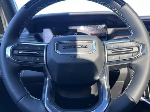 Used 2026 GMC Acadia Denali Ultimate image 17