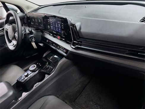 Used 2023 Kia Sportage LX image 31