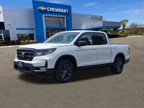 Used 2025 Honda Ridgeline Sport image 32