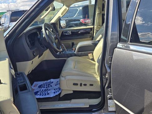 Used 2015 Lincoln Navigator 4WD w/ Equipment Group 101A Reserve image 4