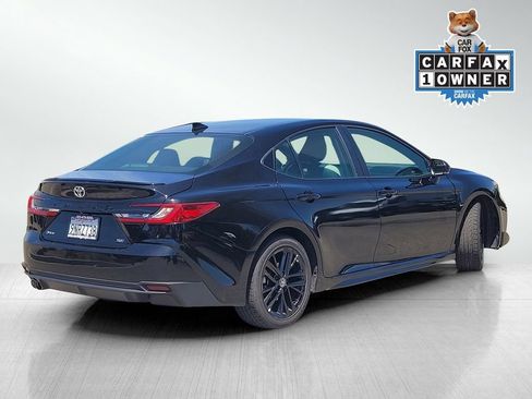 Used 2025 Toyota Camry SE FWD image 4
