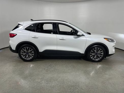 Used 2020 Ford Escape Titanium FWD image 2