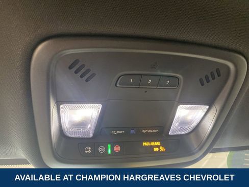 Used 2023 Chevrolet Traverse LT image 25