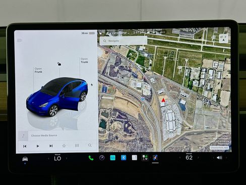 Used 2023 Tesla Model Y Long Range AWD/4WD image 19