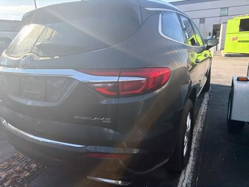 Used 2018 Buick Enclave Essence AWD/4WD image 8