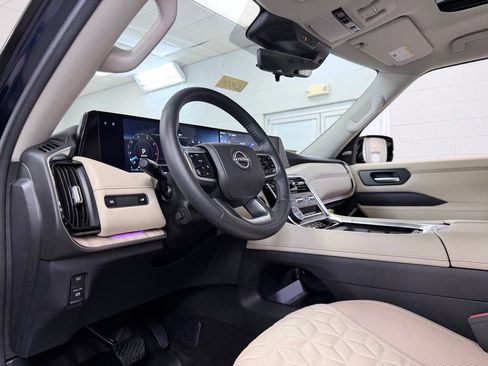 Used 2025 Nissan Armada Platinum w/ Convenience Package AWD/4WD image 15