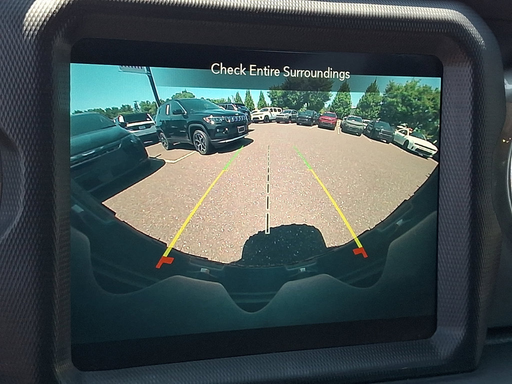 Used 2020 Jeep Wrangler Unlimited Sahara AWD/4WD image 29