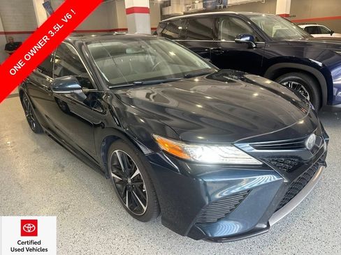 Used 2019 Toyota Camry XSE FWD image 1