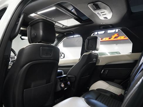 Used 2022 Land Rover Discovery HSE R-Dynamic AWD/4WD image 19