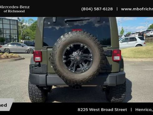 Used 2015 Jeep Wrangler Unlimited Rubicon w/ Connectivity Group image 9