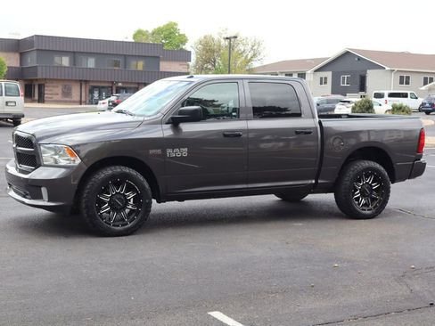 Used 2017 RAM 1500 Express w/ Express Value Package AWD/4WD image 10