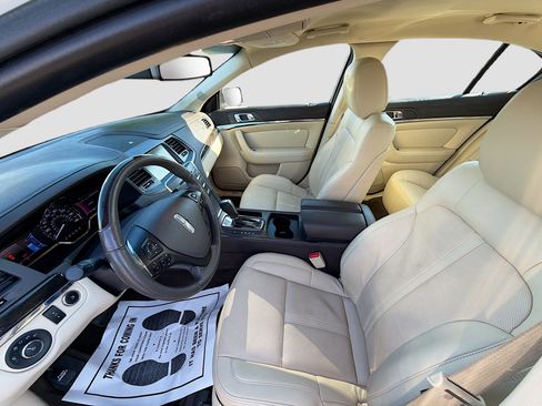 Used 2013 Lincoln MKS image 22