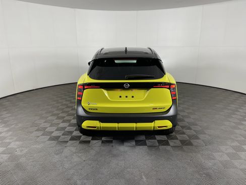 Used 2025 Nissan Kicks SR image 4