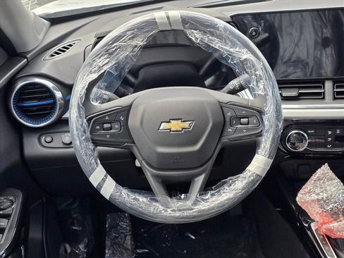 New 2026 Chevrolet Trax LT FWD image 5