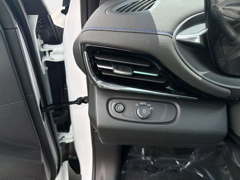 New 2026 Buick Envista Sport Touring w/ Convenience I Package FWD image 30