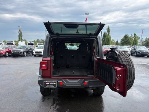 Used 2022 Jeep Wrangler Unlimited Sport AWD/4WD image 16