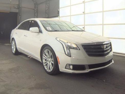 Used 2018 Cadillac XTS Luxury image 3