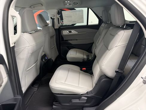 New 2026 Ford Explorer Active w/ Active Comfort Package RWD image 14