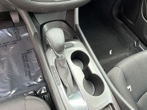 Used 2021 Chevrolet Malibu LS image 29