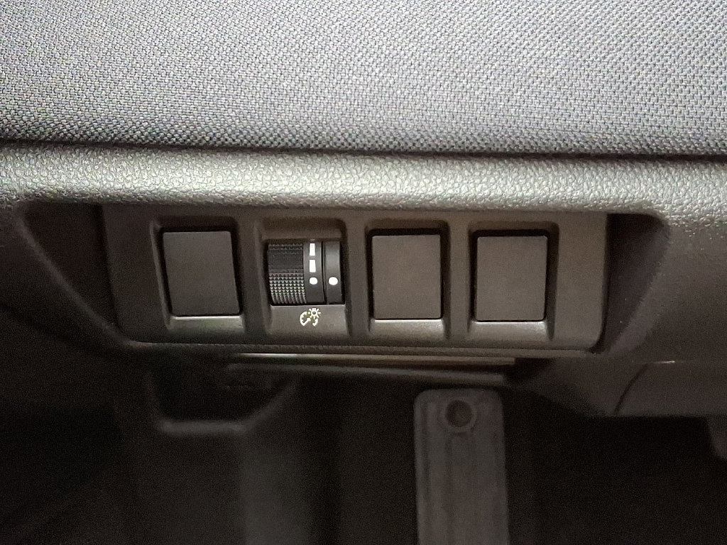 Used 2025 Subaru Outback Premium AWD/4WD image 23