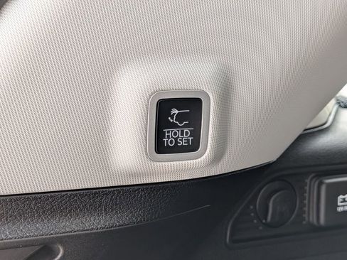 Used 2023 Jeep Grand Cherokee 4WD 4xe image 9