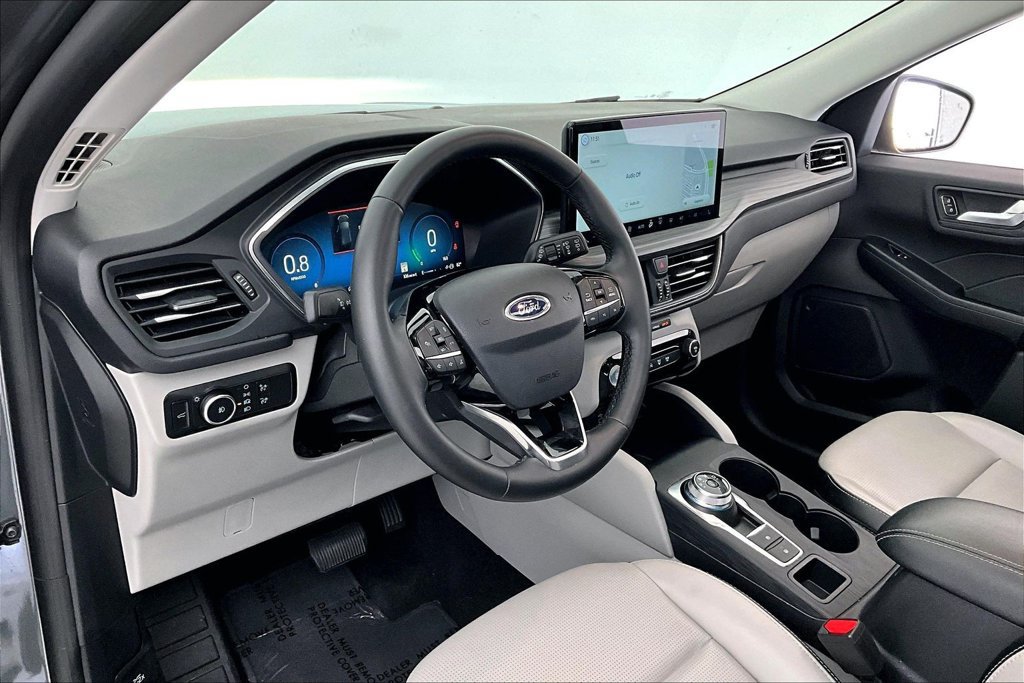Used 2025 Ford Escape Platinum AWD/4WD image 16