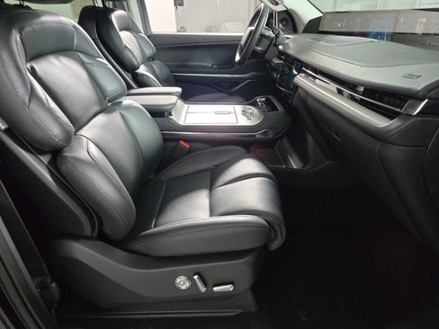 New 2026 Lincoln Navigator L Premier AWD/4WD image 19