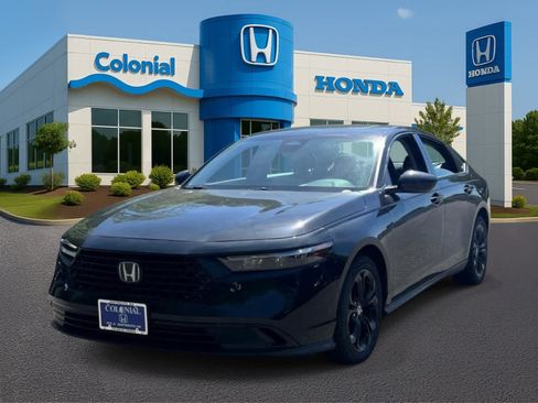 Used 2025 Honda Accord SE image 1