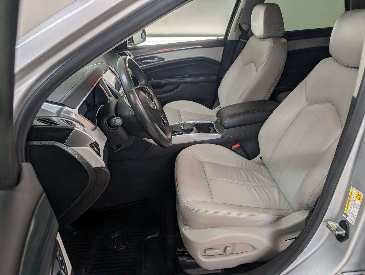 Used 2015 Cadillac SRX FWD image 7