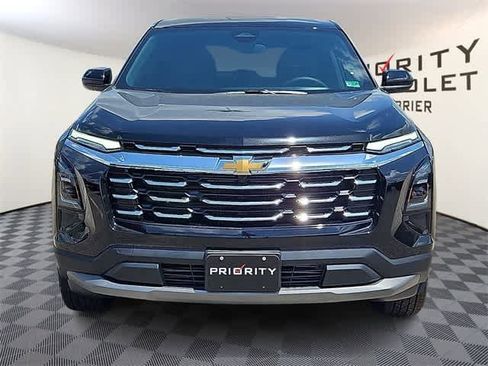 New 2025 Chevrolet Equinox LT image 2