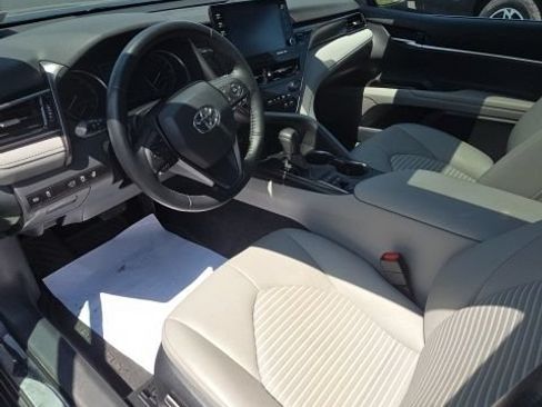 Used 2023 Toyota Camry SE w/ Cold Weather Package FWD image 7