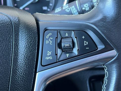 Used 2022 Buick Encore Preferred w/ Safety Package image 35