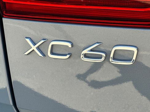 Used 2024 Volvo XC60 T8 Plus w/ Protection Package Premier AWD/4WD image 40